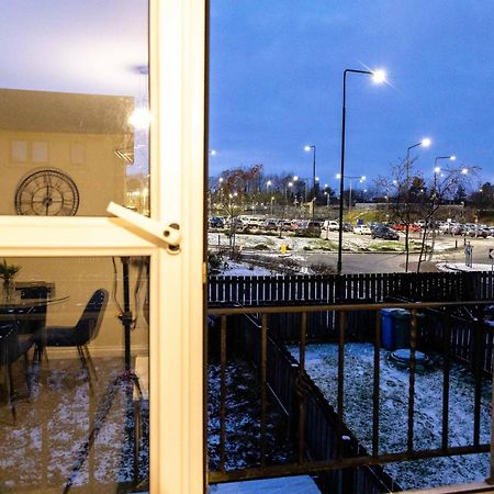 Livingston North Station Apartments ภายนอก รูปภาพ
