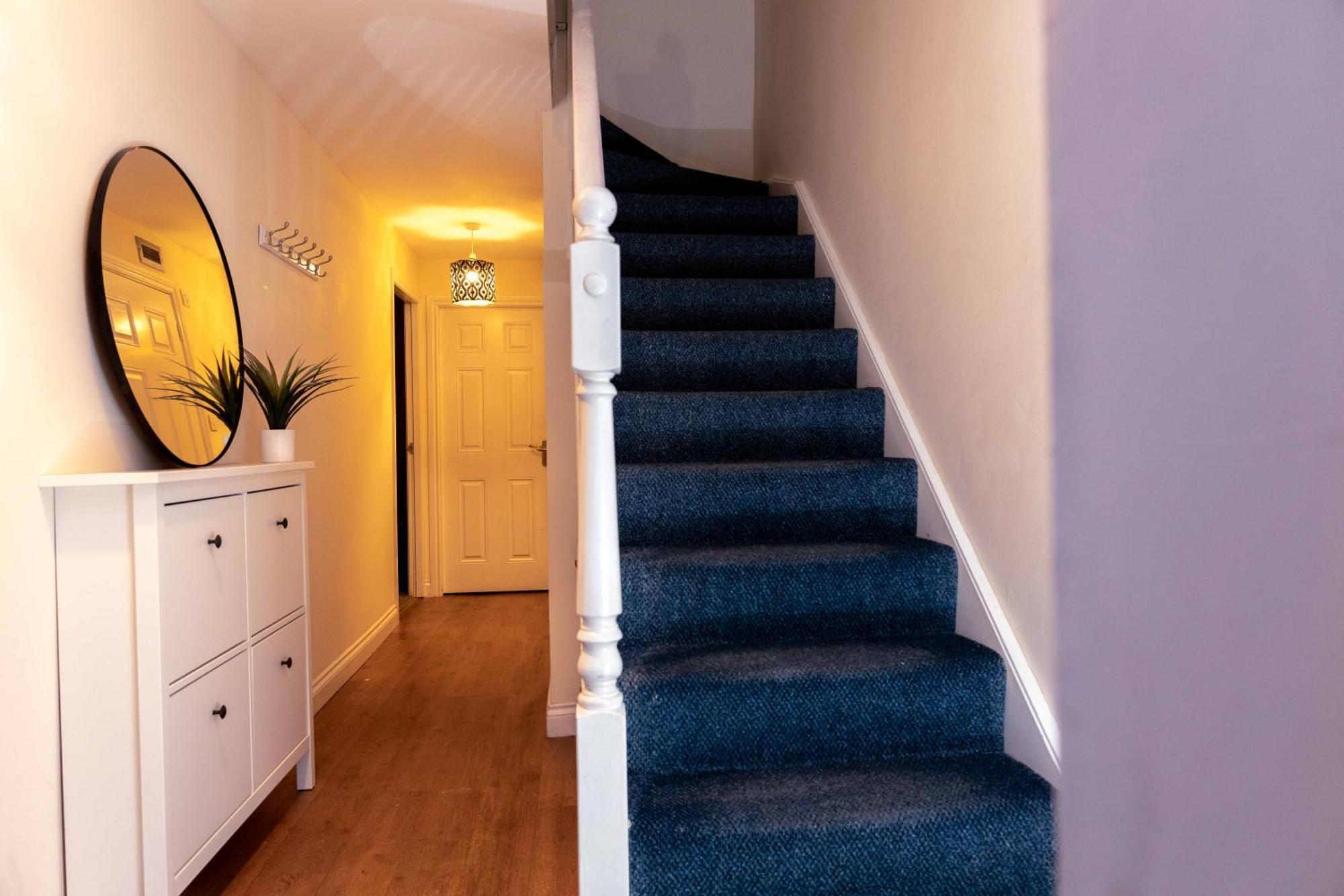 Livingston North Station Apartments ภายนอก รูปภาพ