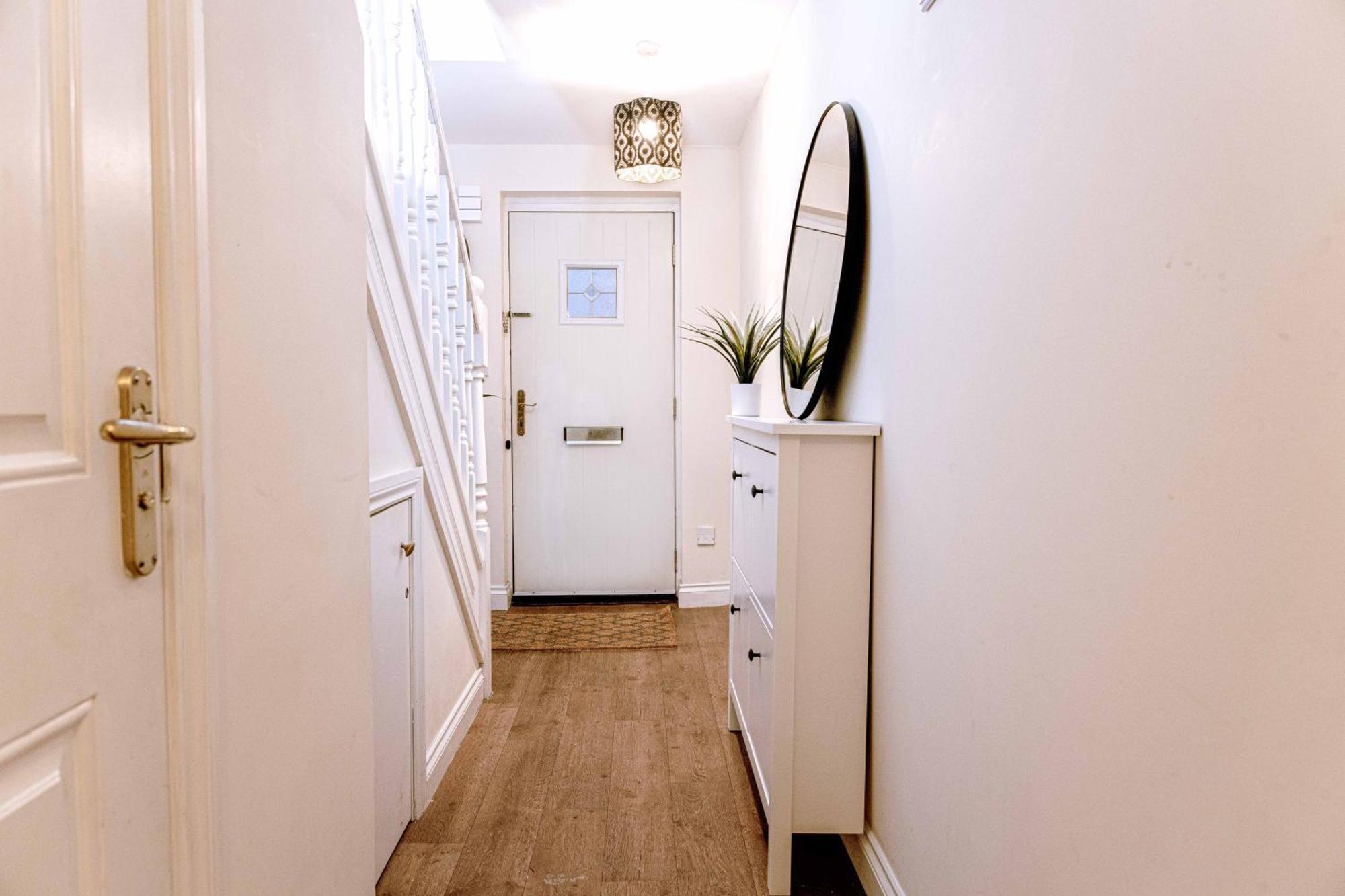 Livingston North Station Apartments ภายนอก รูปภาพ